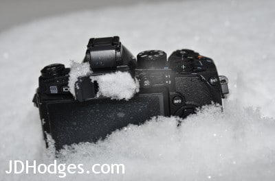 The E-M1 is quite comfy in the snow