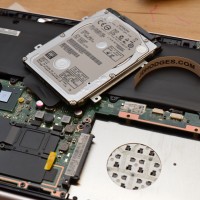 /X202E/Q200E hard drive removal
