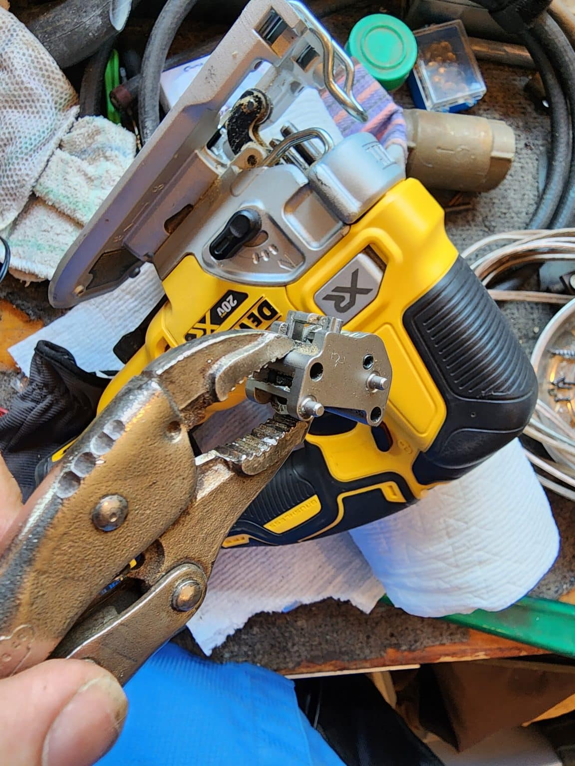 How to remove a stuck/broken blade from Dewalt XR jigsaw J.D. Hodges