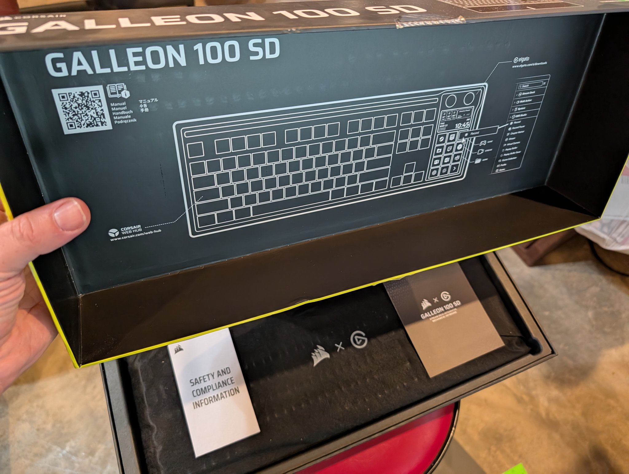 Galleon 100 SD box contents and documentation