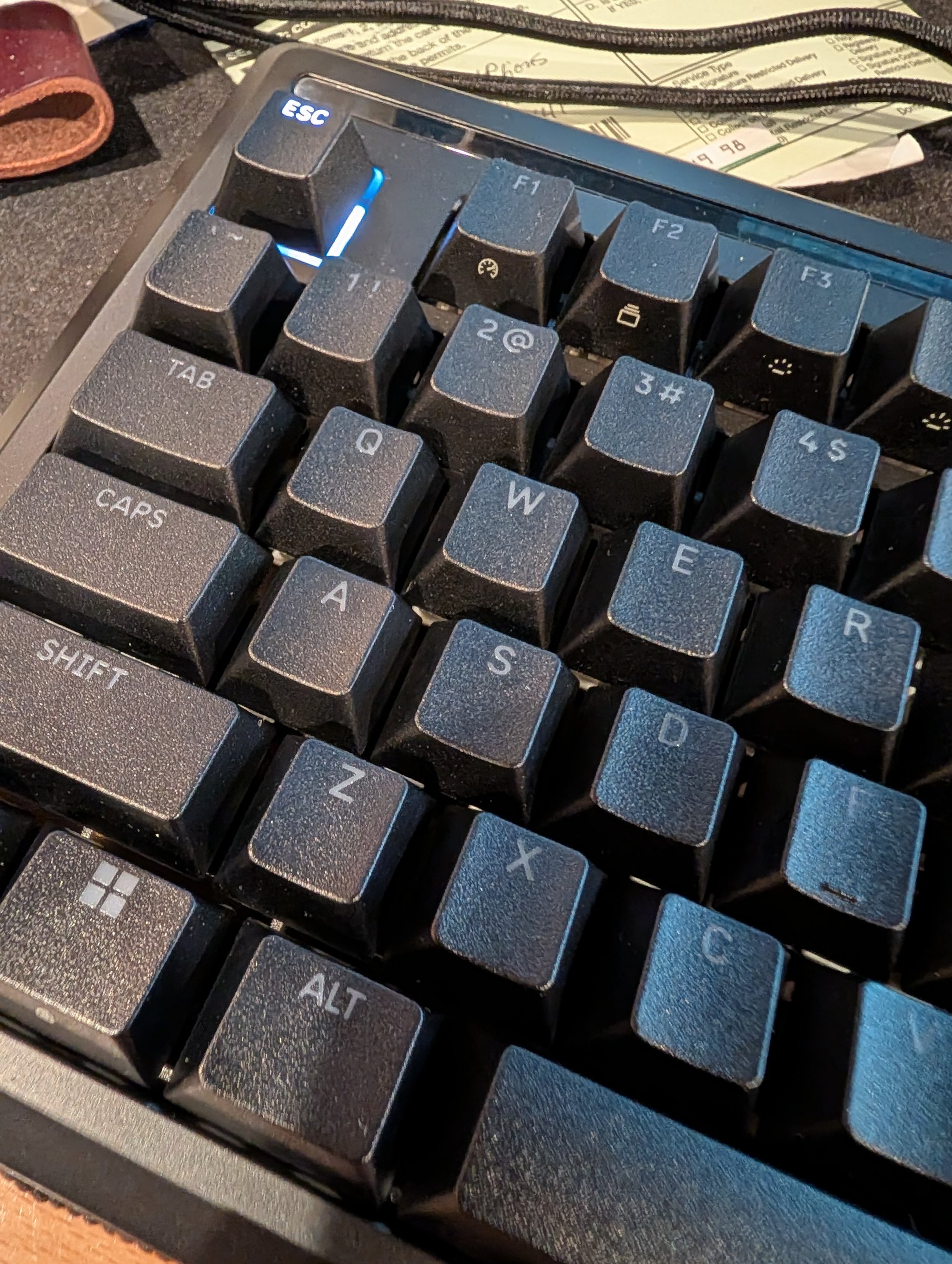 Galleon 100 SD keycaps and mechanical switches closeup