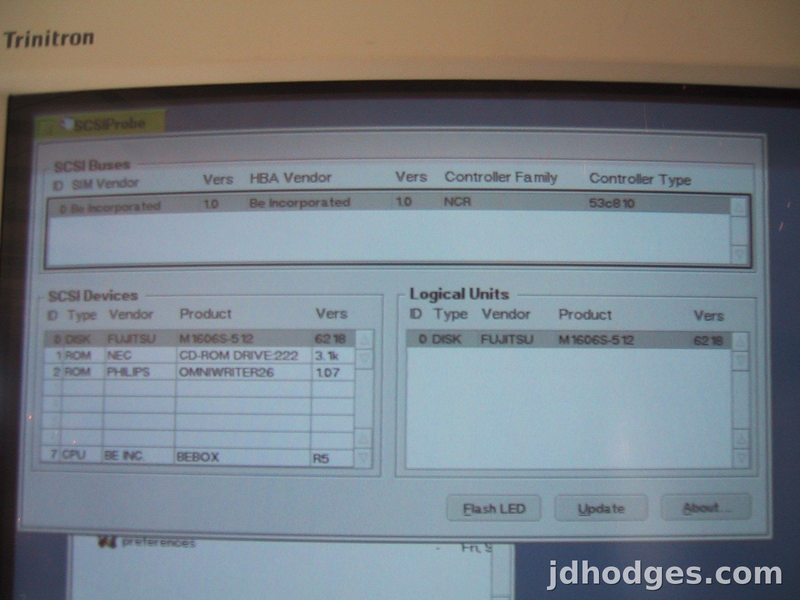 BeOS running on Sony Trinitron CRT with SCSI devices panel - December 2000